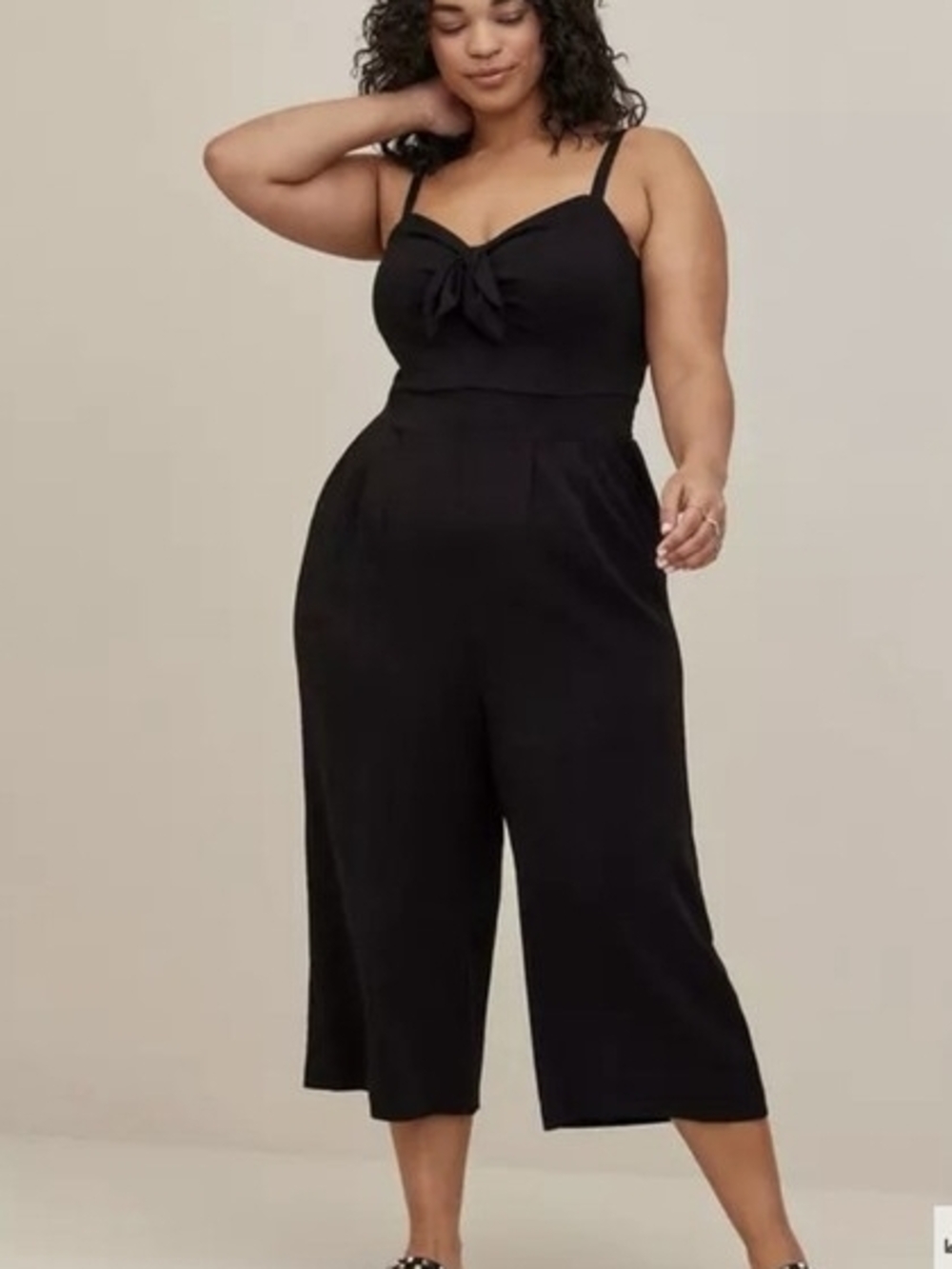 Torrid Black One Piece Cropped Wide Leg V Neck Bow Tie Jumpsuit Size 2 - Picture 2 of 2